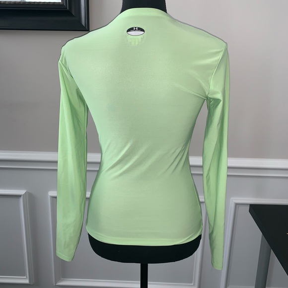 Under armour long sleeve- Medium - Picture 3 of 5
